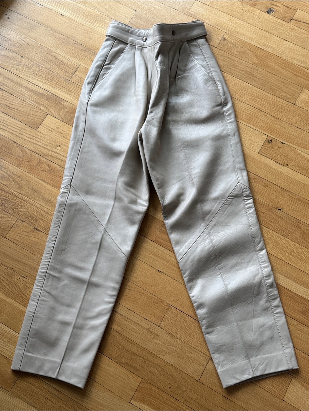 Norma Canada Leather Tapered Pants in Light Gray